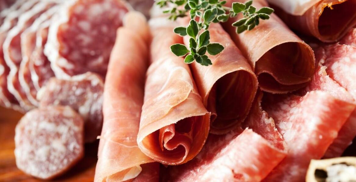 Oryginalne włoskie wędliny – charakterystyka, rodzaje i sposoby podania