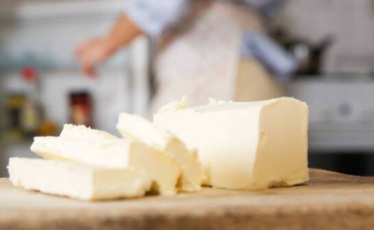 Produkcja sera Mozzarella – składniki, procesy i zastosowanie w kuchni