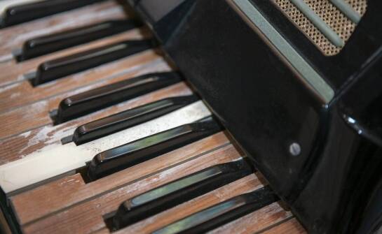 Fortepiany używane Yamaha – zalety, modele i wskazówki przy zakupie