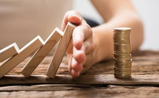 Usuwanie drzew i krzewów na działce inwestycyjnej – co warto wiedzieć?