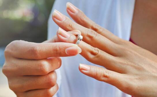 Trendy w obrączkach – inspiracje, materiały i popularne motywy ślubne