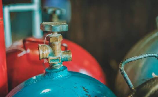 Kotły olejowe – jak działają i kiedy stanowią opłacalny wybór ogrzewania