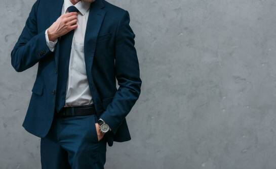 Najmodniejsze fasony garniturów męskich – trendy i stylizacje 2024