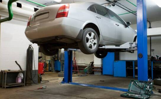 Jakie są przyczyny zużycia maglownicy i jak przebiega proces jej regeneracji?