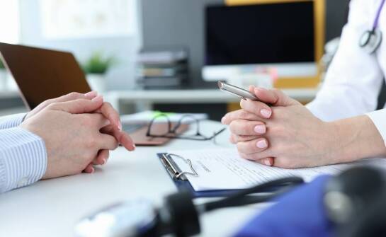 Jak wybrać najlepszą ofertę ubezpieczeniową? Praktyczne wskazówki