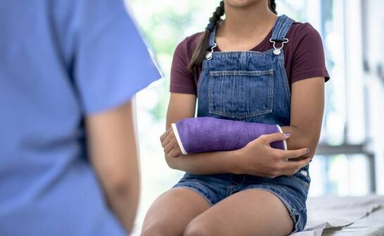 NNW szkolne – czym jest, jakie daje możliwości i kiedy zapewnia ochronę