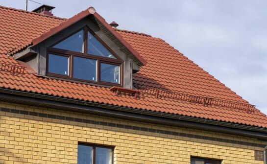 Okna na dach płaski Velux – więcej światła i nowoczesny wygląd wnętrza