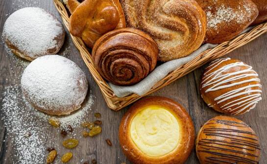 Tradycyjne ciastka włoskie – składniki, historia i ciekawostki wypiekowe