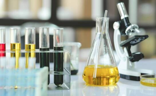 Włoska chemia gospodarcza – czym wyróżniają się produkty z Italii?