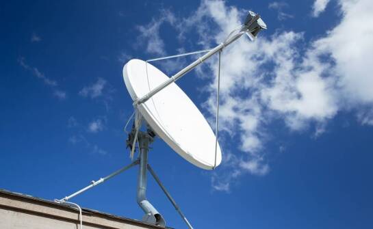 Anteny satelitarne – technologia, zastosowania i najważniejsze korzyści