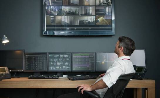 Montaż systemów monitoringu – kluczowe etapy i najważniejsze zalety rozwiązań