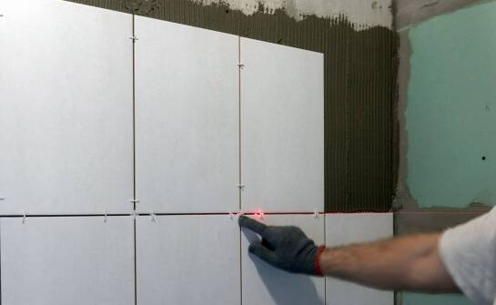 Innowacyjne rozwiązania mocowań paneli – wszystko o systemie Fastmount