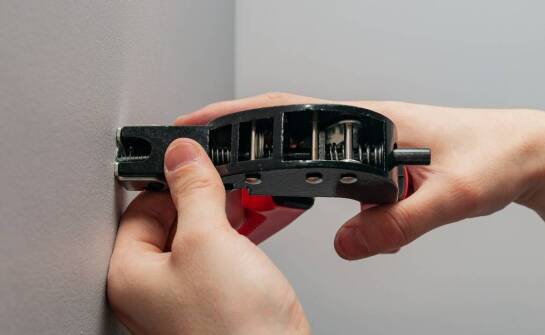 Klamry montażowe do paneli – jak działają i na co zwrócić uwagę?