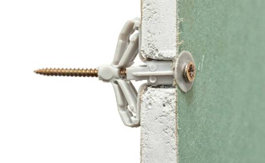 Klamry do montażu paneli – jak wybrać odpowiedni system mocowania?