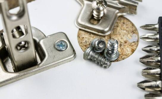 Klipsy montażowe do paneli – zastosowania, funkcje i najczęstsze pytania