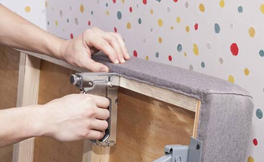 Tekstylne klipsy do montażu paneli – zalety, zastosowania i właściwości