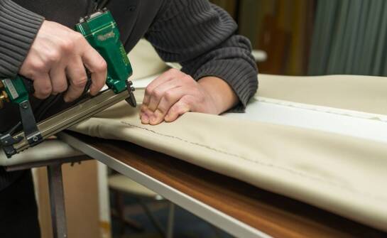 Montaż paneli tapicerowanych – sprawdzone sposoby i praktyczne wskazówki