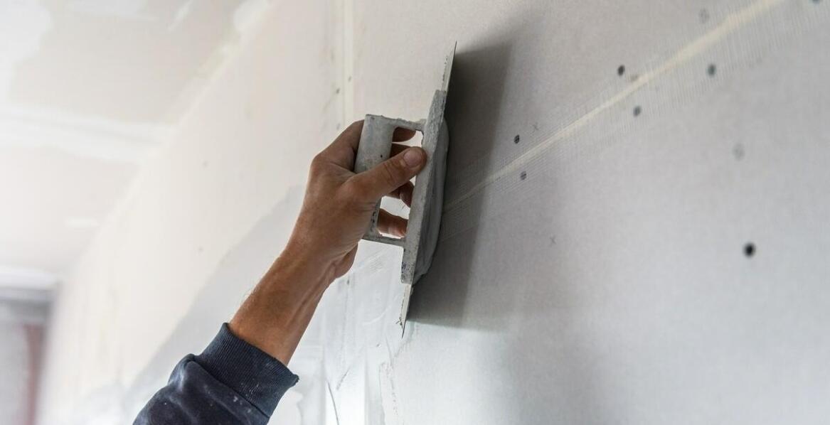 Jak łatwo zamontować panele na ścianie – praktyczne wskazówki i inspiracje