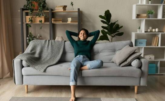 Kanapa z funkcją spania – pomysły na wygodę i styl w każdym wnętrzu