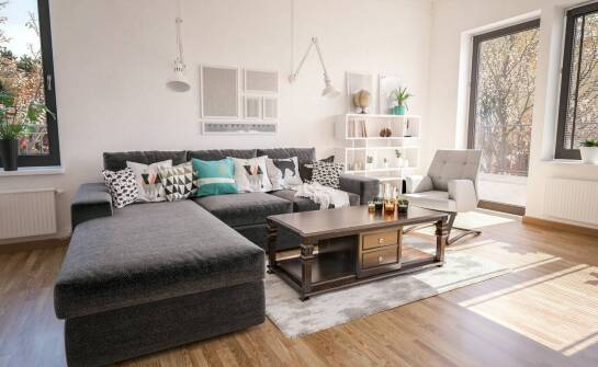 Kanapy rogowe – praktyczne aspekty wyboru i dopasowania do każdego salonu