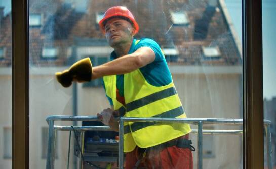 Kluczowe aspekty utrzymania czystości w budynkach – praktyczne wskazówki