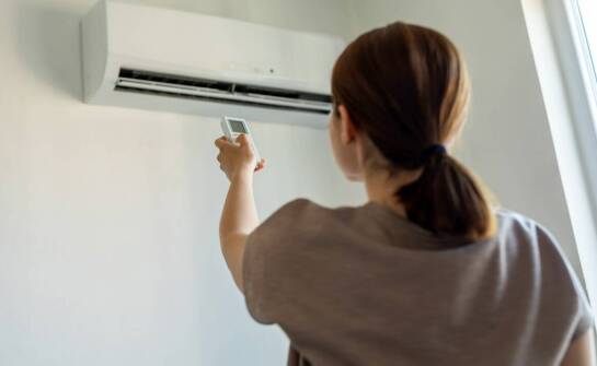 Jak przebiega instalacja klimatyzacji i o czym warto pamiętać?