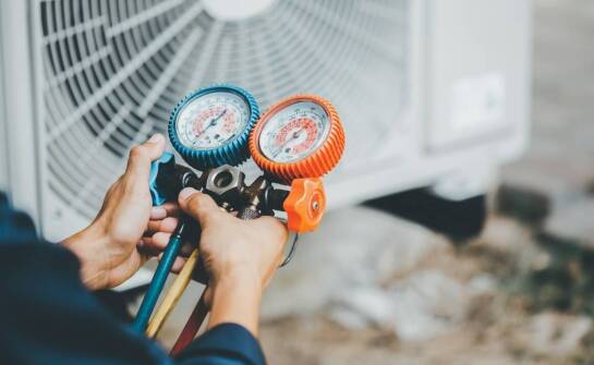 Konserwacja klimatyzacji w biurze – zasady prawidłowej eksploatacji urządzeń