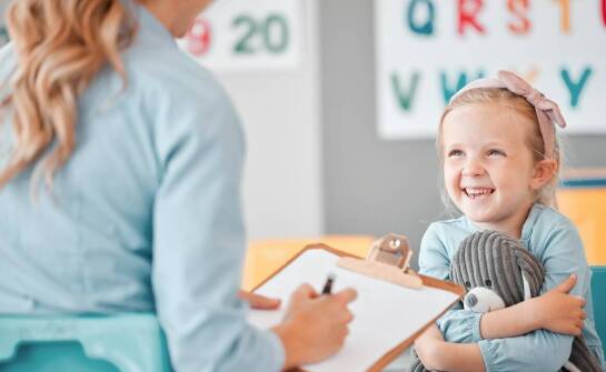 Dlaczego warto zapisać dziecko do przedszkola z angielskim?