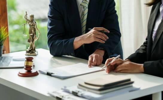 Rozwiązania prawne i windykacyjne – jak firmy dbają o bezpieczeństwo finansowe