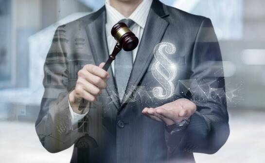 Prawo handlowe a prowadzenie własnej firmy – najważniejsze informacje