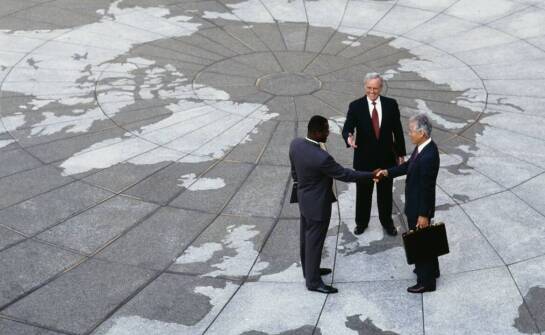 Kluczowe regulacje prawa handlowego – co warto znać w działalności gospodarczej