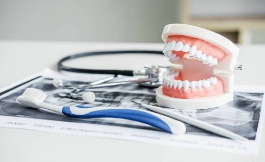 Jak przebiega leczenie ortodontyczne oraz jakie efekty można osiągnąć