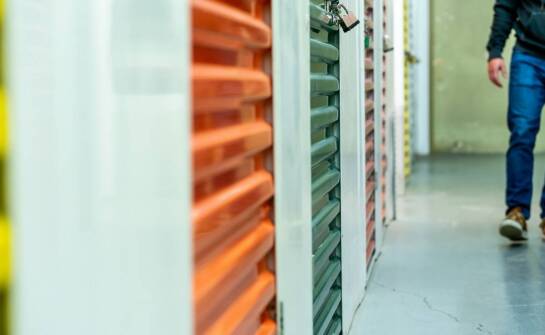 Jak wybrać odpowiedni magazyn energii — najważniejsze kryteria i funkcje