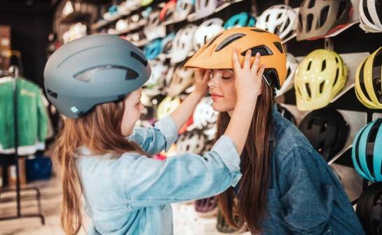 Czapraki jeździeckie – kluczowe cechy i zastosowanie w codziennej jeździe