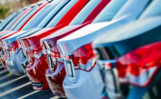 Najem długoterminowy używanych samochodów – zalety, koszty i możliwości