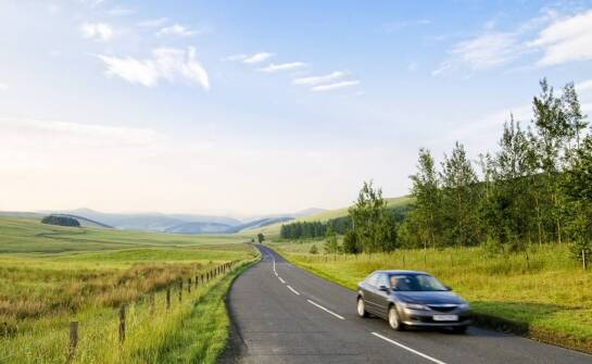 Wynajem długoterminowy aut bez limitu kilometrów – zasady, koszty, zalety