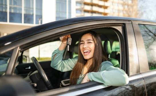 Wynajem auta na krótki czas – praktyczne rozwiązania i najważniejsze możliwości