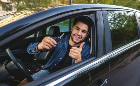 Wynajem samochodu na 3 miesiące – zasady, koszty i najważniejsze zalety