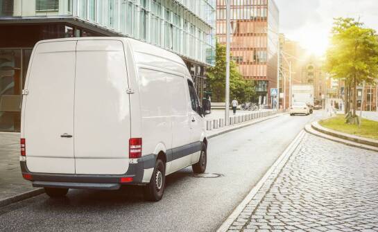 Długoterminowy wynajem aut dostawczych – jak działa i jakie ma zalety