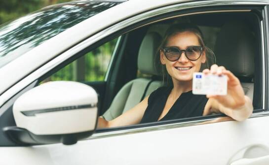 Auto na godziny – jak działa usługa i kiedy warto z niej skorzystać