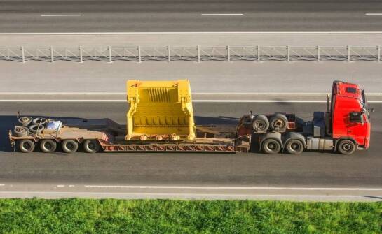 Transport wielkogabarytowy – jak wygląda proces i zastosowania w praktyce