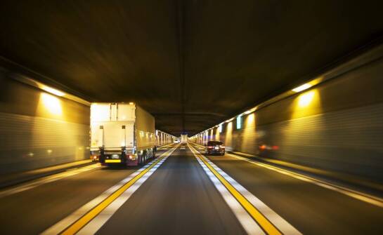 Przewozy wielkogabarytowe – jak wybrać odpowiednią formę transportu