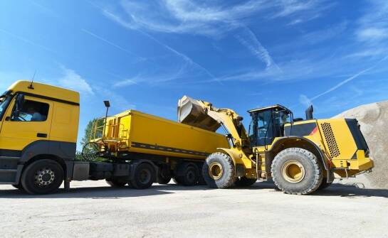 Najczęstsze typy maszyn budowlanych przewożonych transportem specjalistycznym