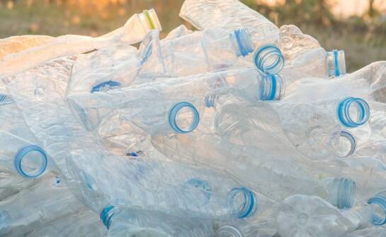 Jak zmieniają się opakowania z tworzyw sztucznych na rynku produktów codziennych