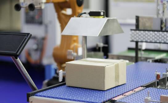 Proces produkcji opakowań kartonowych – etapy, możliwości i zastosowania