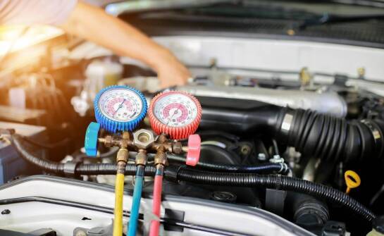 Serwisowanie klimatyzacji samochodowej – kiedy warto o nią zadbać?