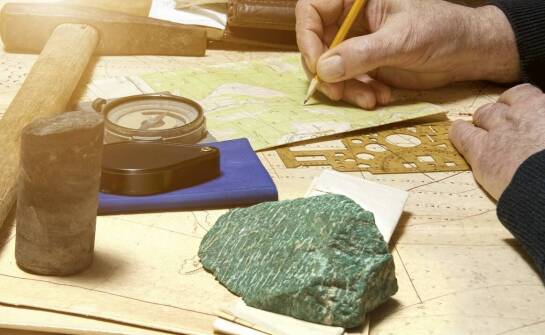 Jakie zadania realizuje geodeta? Przegląd funkcji i zastosowań geodezji