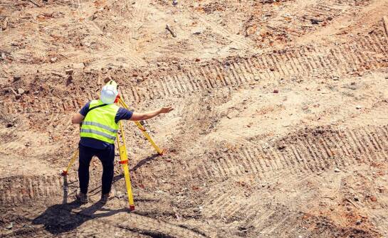 Usługi geodezyjne – jak wygląda proces sporządzania map i dokumentacji