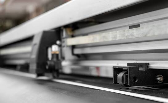 Kiedy warto wybrać ksero wielkoformatowe? Zastosowania i istotne zalety