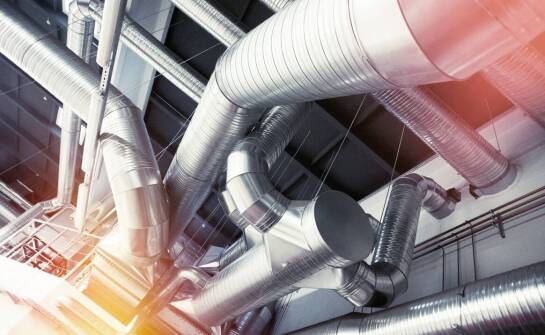 Jakie materiały i technologie stosuje się w instalacjach centralnego ogrzewania?